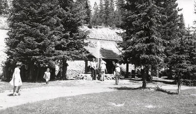 Children walking around during the Coeur d'Alene hardware picnic at Pottsville.