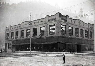 Wallace (Idaho), Forest Fire, 1910, Worstell Co. Store