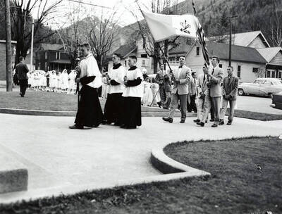 Crowning of Virgin Mary [08]