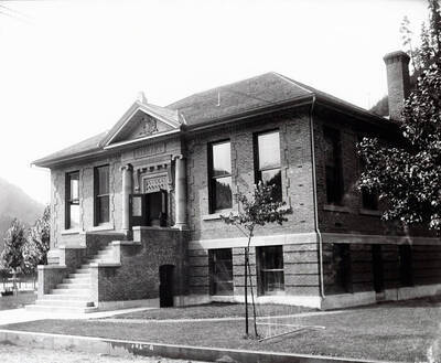 Exterior view of the Newly-built Wallace Carnegie Public Library.
