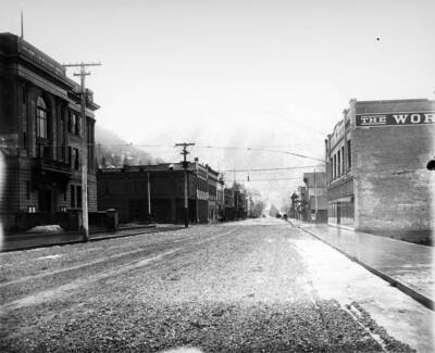Looking down Bank St.