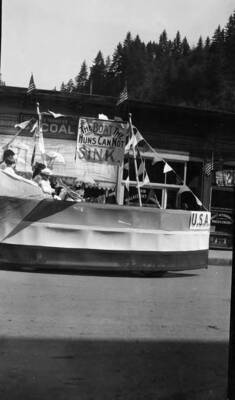 Parades- 4th of July, float