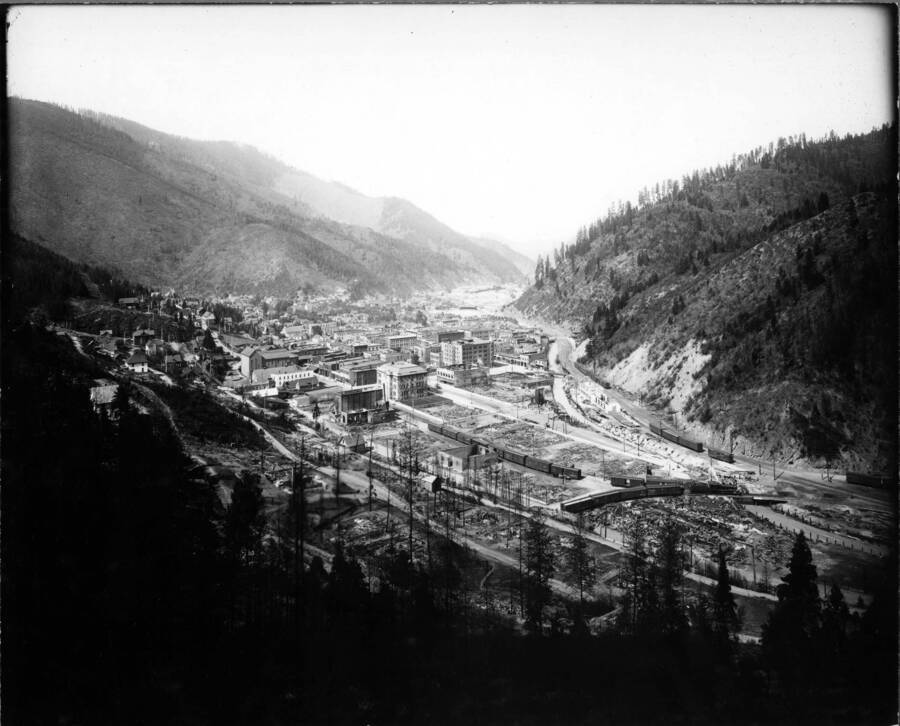 Taken from the tank of the town after the forest fire of August 20, 1910