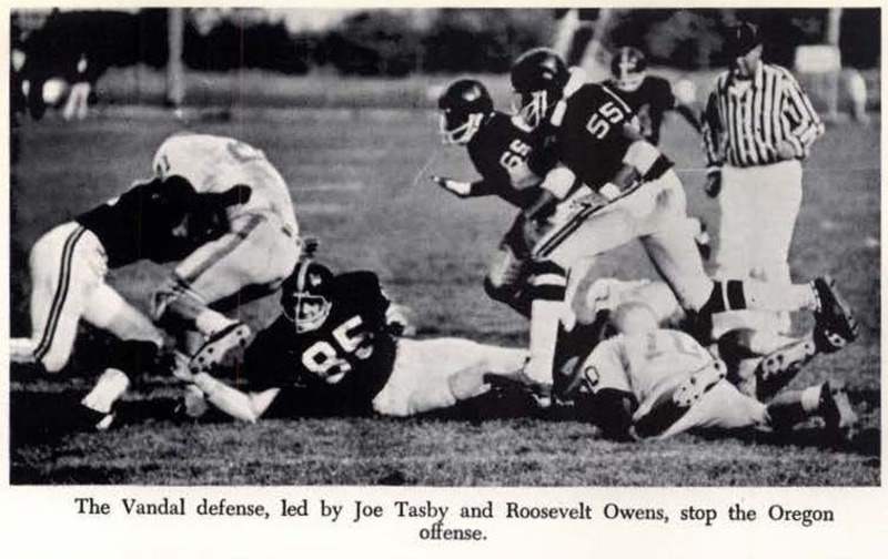Joe Tasby and Roosevelt Owens leading the Vandal defense during a game against Oregon.