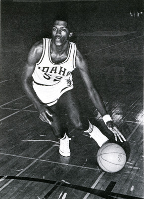 Image of Chris Price playing basketball.