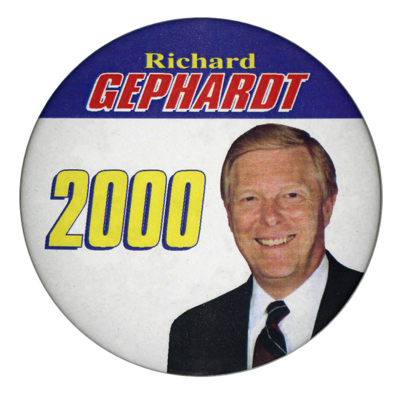 Round, blue and white button with a color photograph of Richard Gephardt. Yellow and red text reads "Richard GEPHARDT 2000"