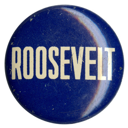 Round, blue button with white text reading "Roosevelt".