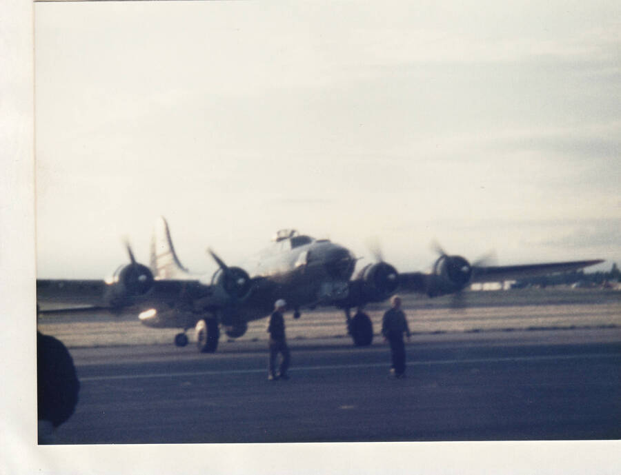 Photograph of the exterior of exhibition B17
