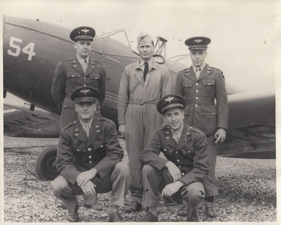 Photograph of Calnon's B17 crew during WWII.
