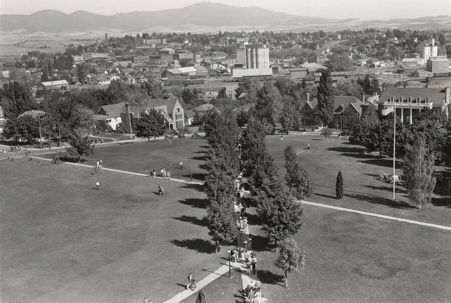 Hello Walk, University of Idaho. [104-2]