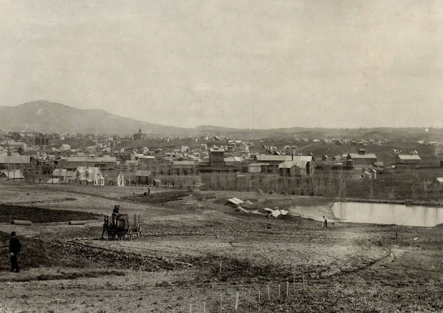 1895 photograph of University Farms. Moscow in background. [PG1_105-15]