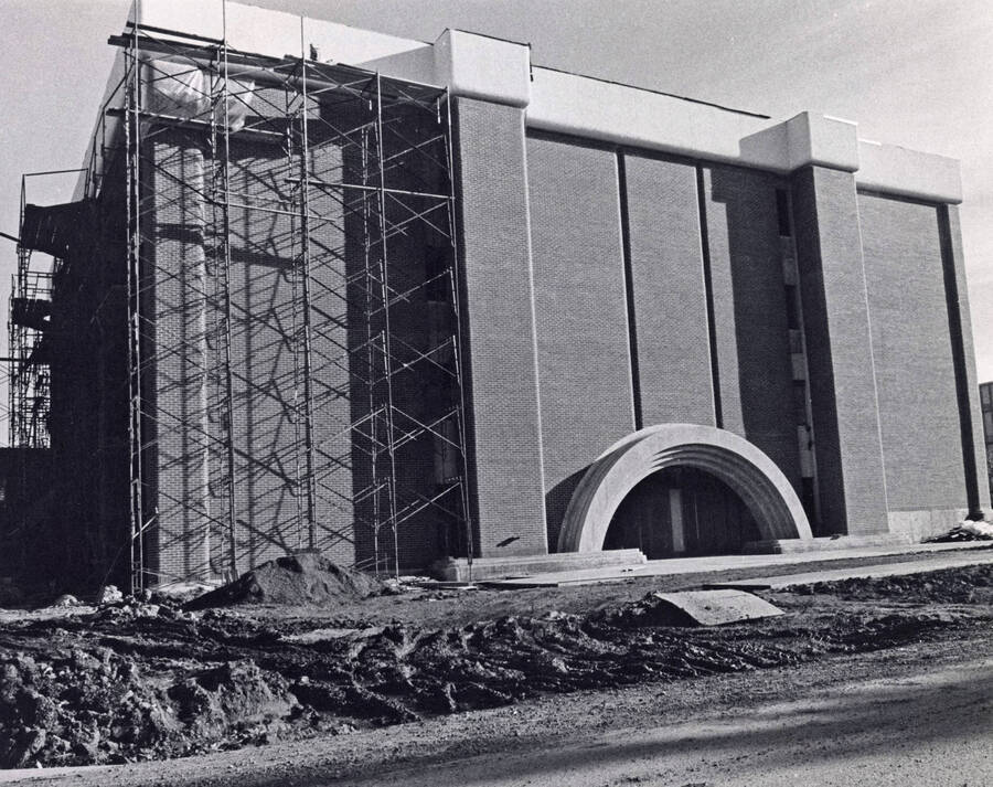 1974 photograph of Agricultural Science Building under construction. [PG1_111-15]