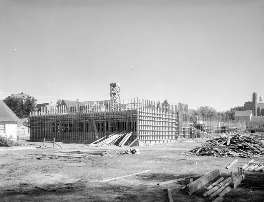 August 10, 1949 photograph of the Agricultural Science Building under construction. Memorial gym in background. [PG1_111-17c]