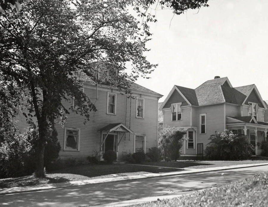 1932 photograph of Cedar Hall, the Home Management House. [PG1_114-01]