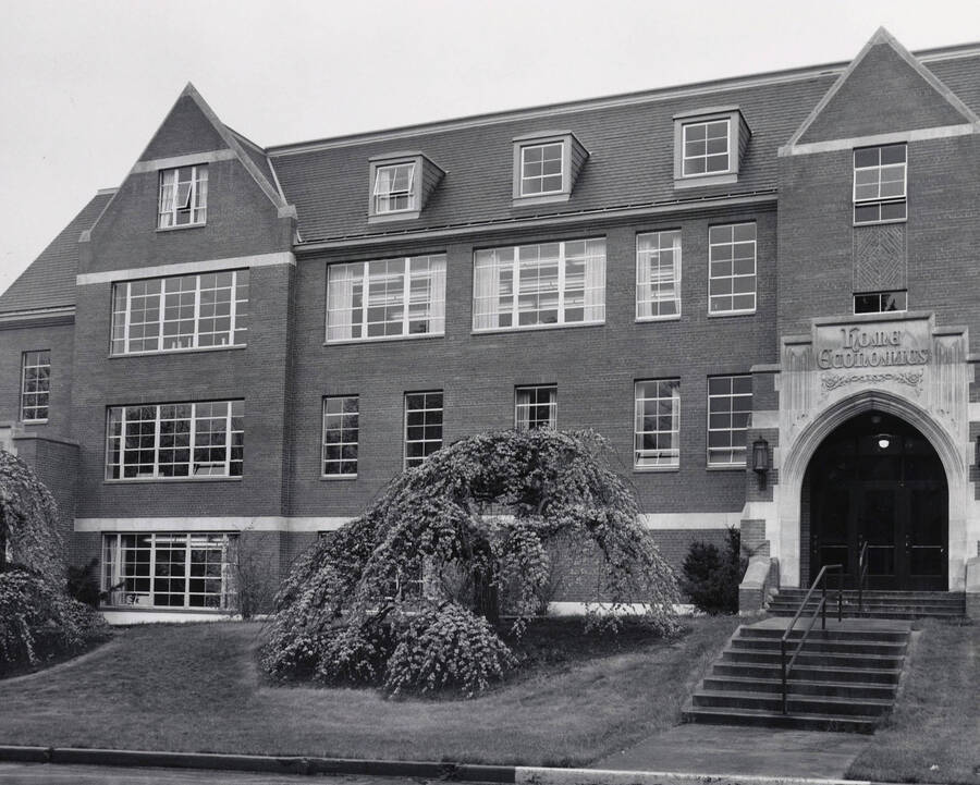 1955 photograph of the Home Economics Building. [PG1_123-02a]