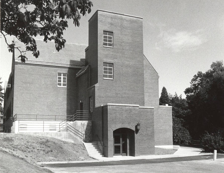 1995 photograph of the Home Economics building. [PG1_123-12]