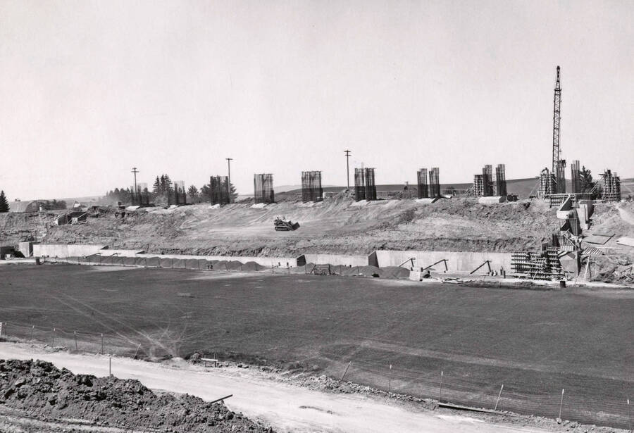 1971 photograph of the Kibbie-ASUI Activity Center under construction. Construction crane to the right. [PG1_147-01]