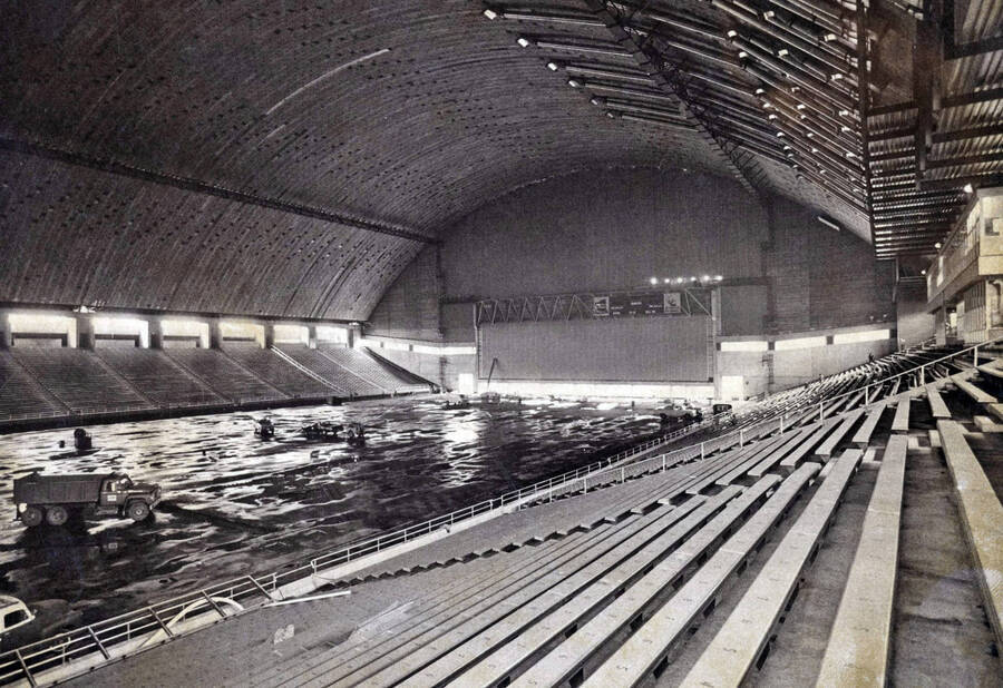 1975 photograph of the Kibbie-ASUI Activity Center under construction. Interior of dome. [PG1_147-18]