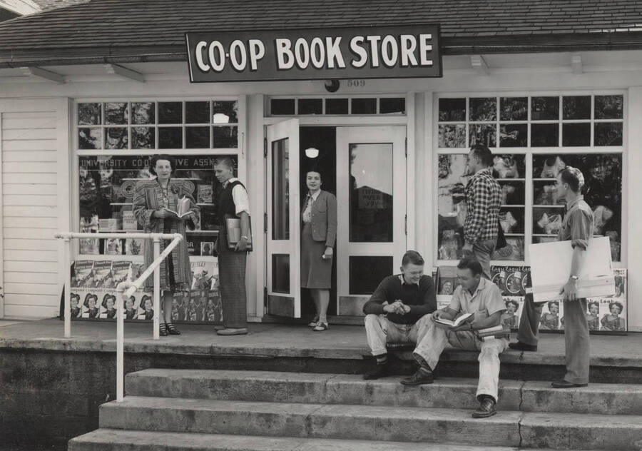 1939 photograph of the Co-Op Bookstore. Students in front of building. [PG1_170-02]