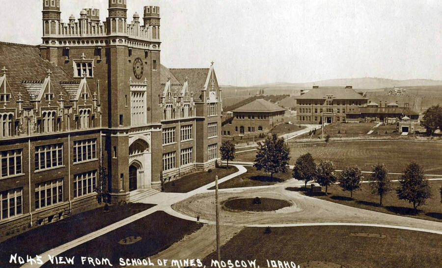 1922 panoramic photograph of University of Idaho campus. A northeastern view of the Administration with Morrill in the background. Donor: Mrs. George Deshler. [PG1_002-31]