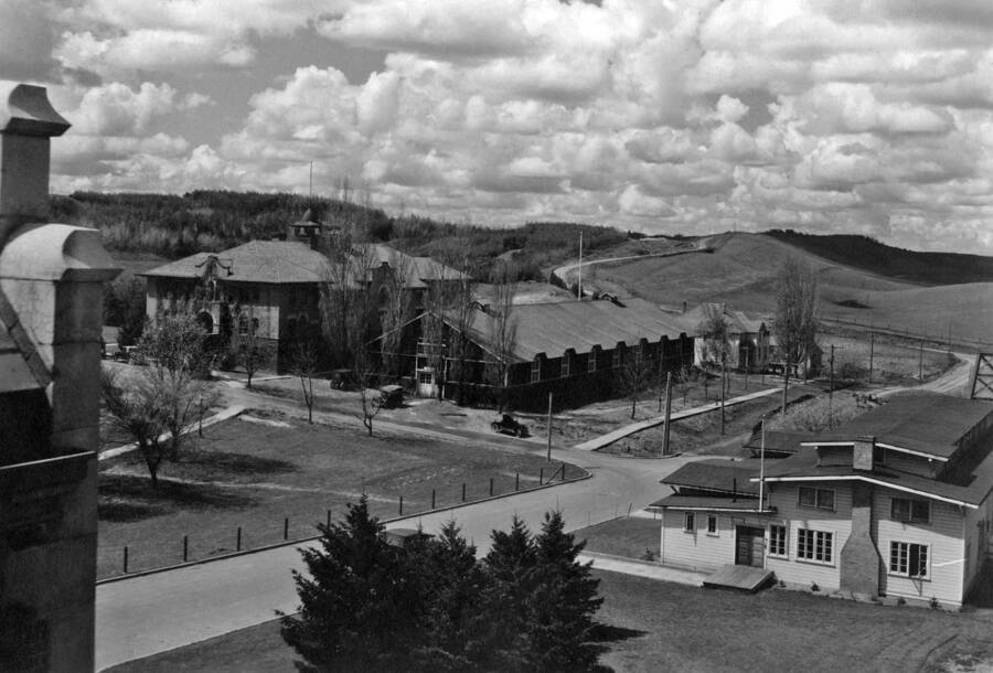 University of Idaho campuses, panoramic view from Science Hall: gym, Art & Architecture, U-Hut. [2-37]