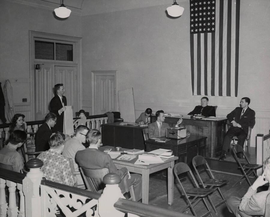 1952 photograph of the College of Law. Students participate in a mock trial. Donor: Publications Dept. [PG1_203-05]