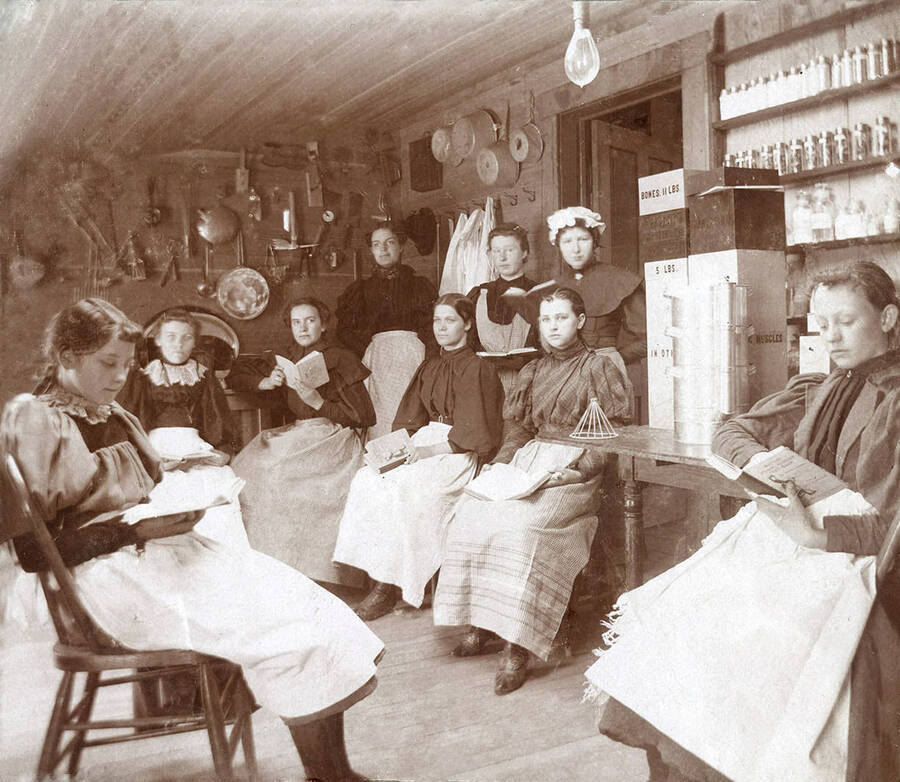 1895 photograph of Home Economics. The first class in Domestic Science with Miss Lyford. Donor: Florence Corbett Johnston. [PG1_221-001]