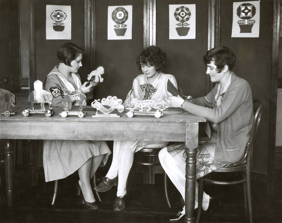 1926 photograph of Home Economics. Students making toys. [PG1_221-010]