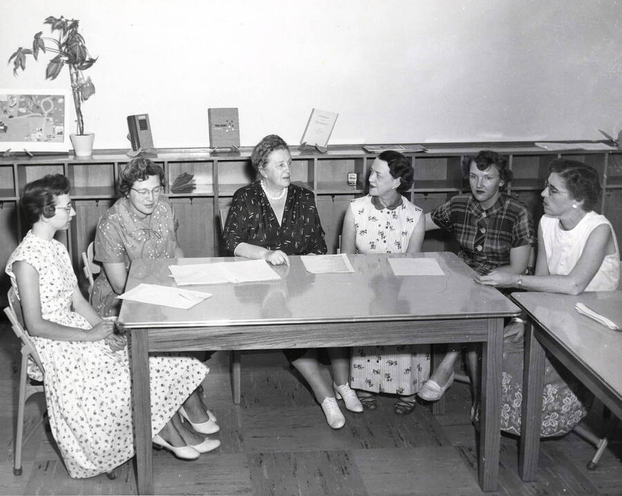1950 photograph of Home Economics. Home Economic staff. Donor: Publications Dept. [PG1_221-037]