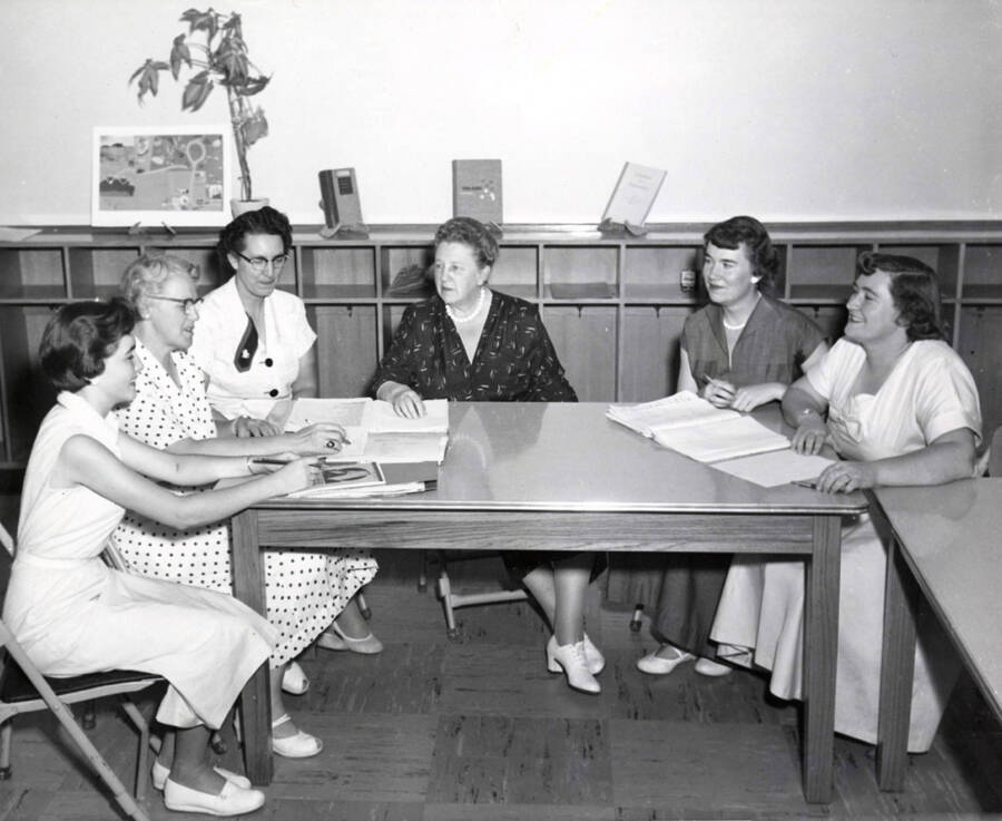 1950 photograph of Home Economics. Home Economic staff. Donor: Publications Dept. [PG1_221-038]