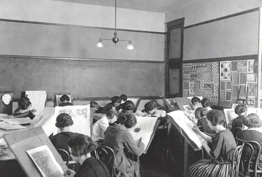 1926 photograph of Home Economics. Students during drawing and design class. [PG1_221-008]
