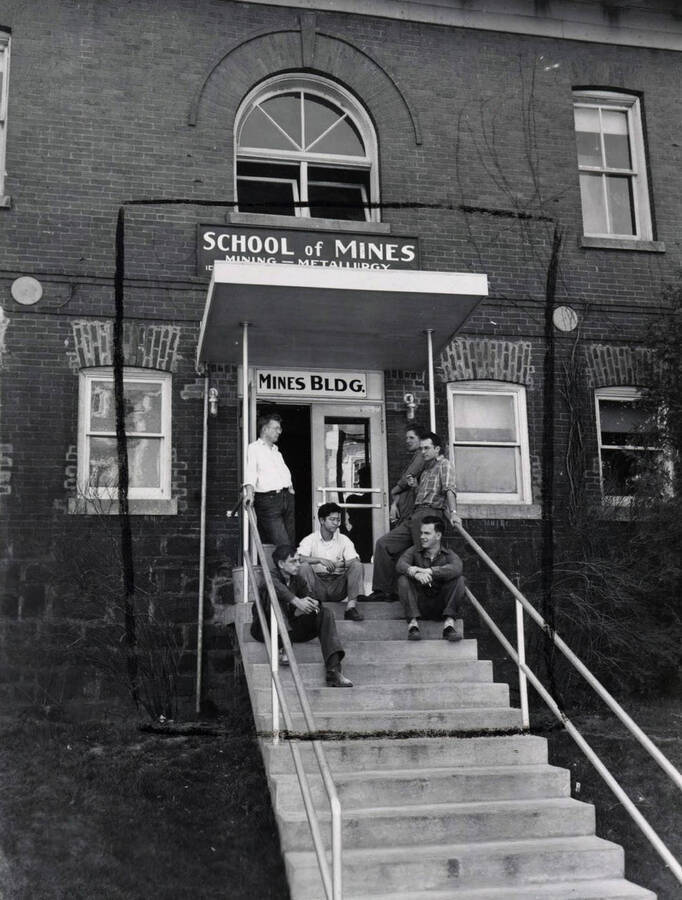 School of Mines building. University of Idaho. Entryway with students. [223-11]