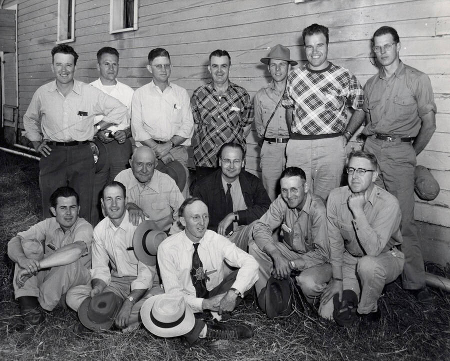 Agricultural Extension Service. University of Idaho. Extension personnel and faculty visit the Sandpoint Experiment Station. [237-08a]
