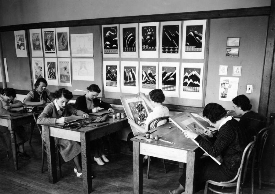 1938 photograph of Art and Architecture. Students drawing at tables during design class. Donor: Publications Dept. [PG1_241-02]