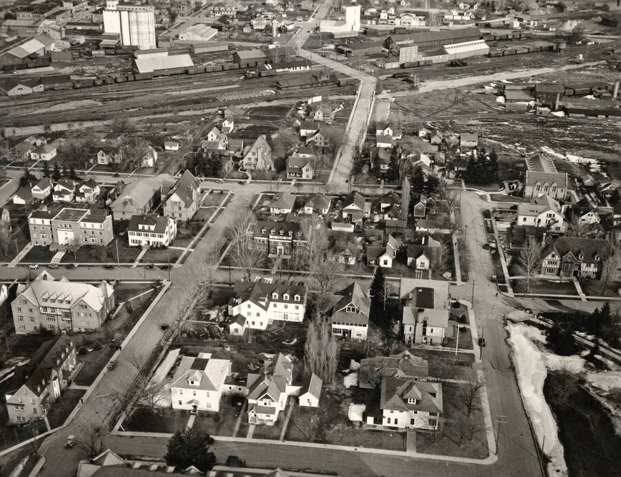 University of Idaho campuses, oblique aerial view. [3-21]