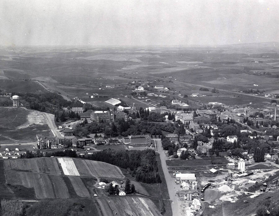 1930 photograph of University of Idaho campus. Moscow grain elevator may be seen on the right. [PG1_003-33]