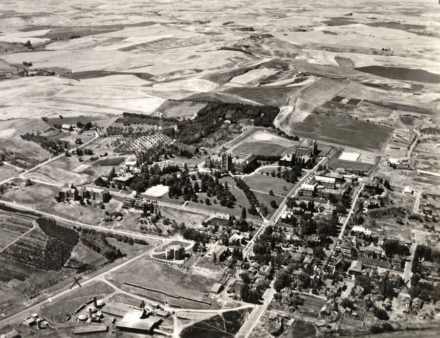 University of Idaho campuses, oblique aerial view. [3-4]