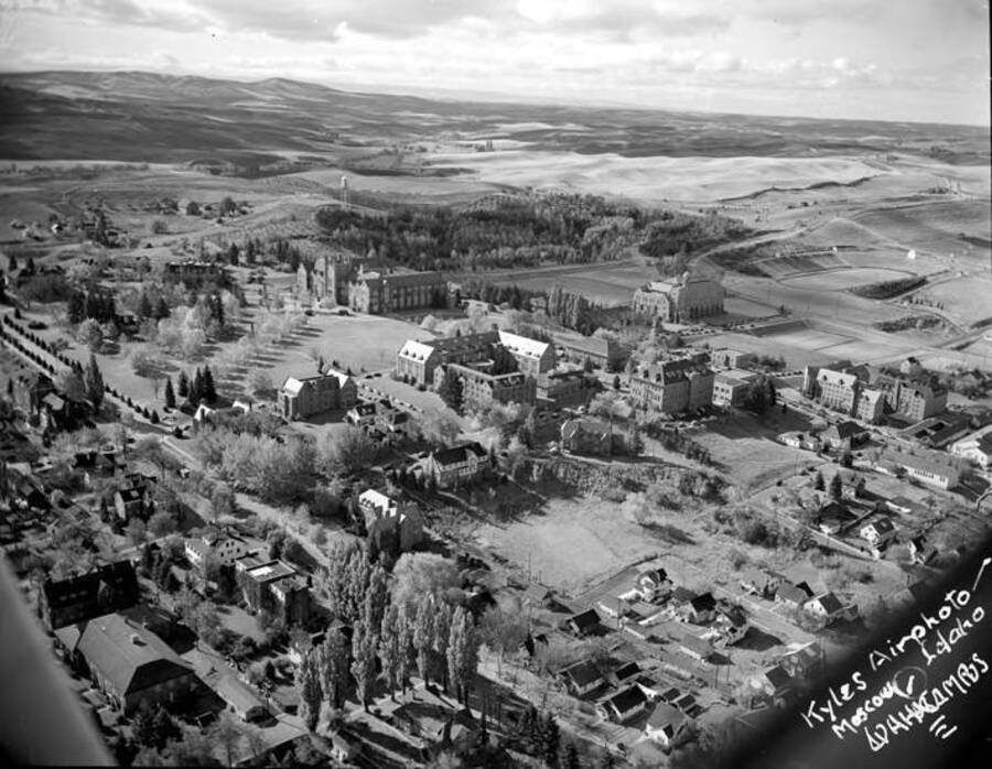University of Idaho campuses, oblique aerial view. [3-41]