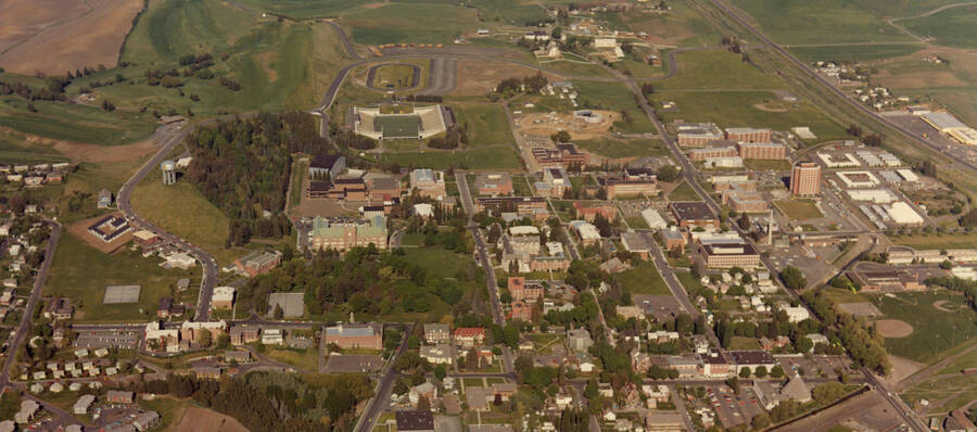 1972 photograph of University of Idaho campus (Aerial View). Donor: U of I Alumni Office. [PG1_003-50]