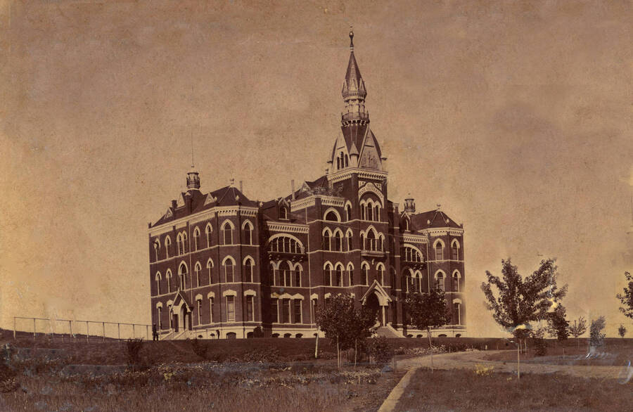 1903 photograph of Administration Building. [PG1_51-42]