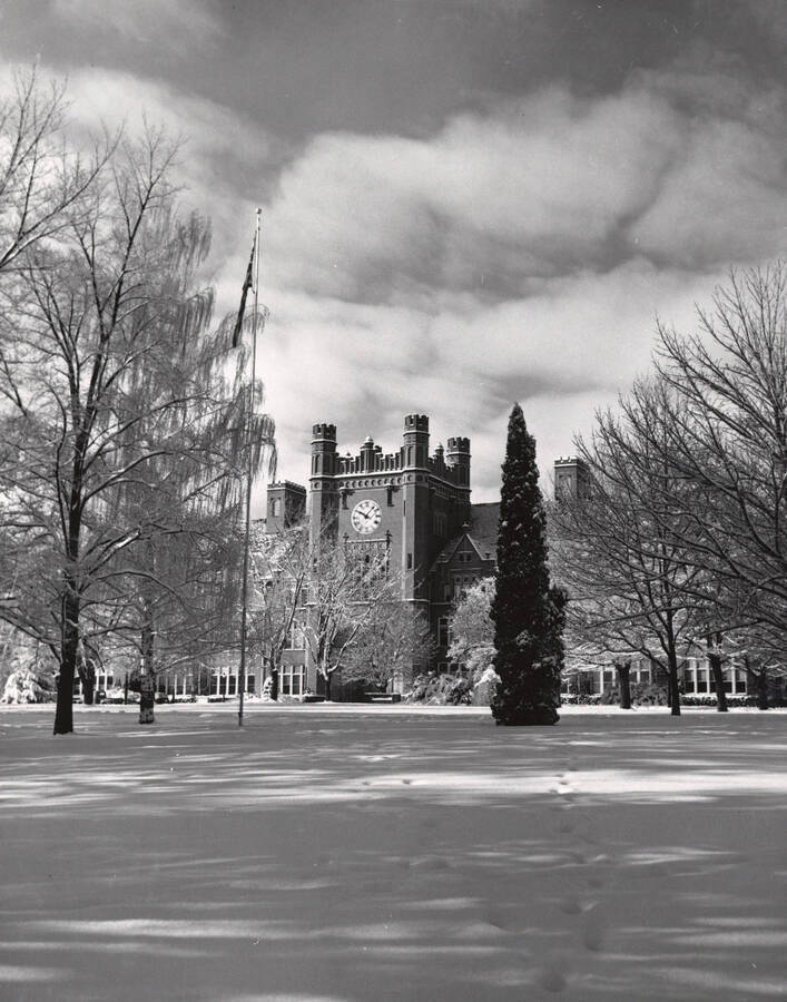 1949 photograph of Administration Building. View of winter. Donor: Publications Dept. [PG1_52-088]