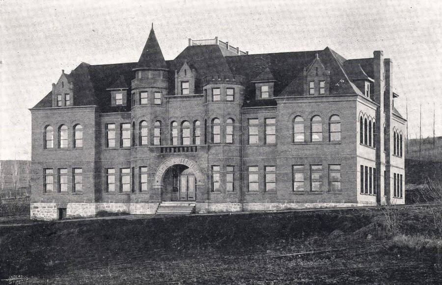 1903 photograph of Engineering Building also known as the School of Mines. [PG1_56-01]