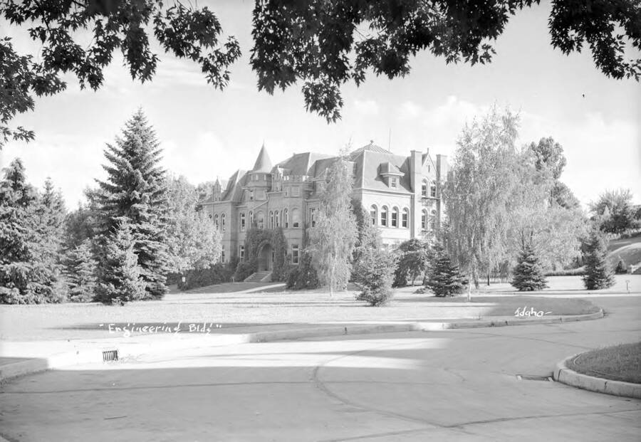 1950 photograph of Engineering Building. [PG1_56-38a]