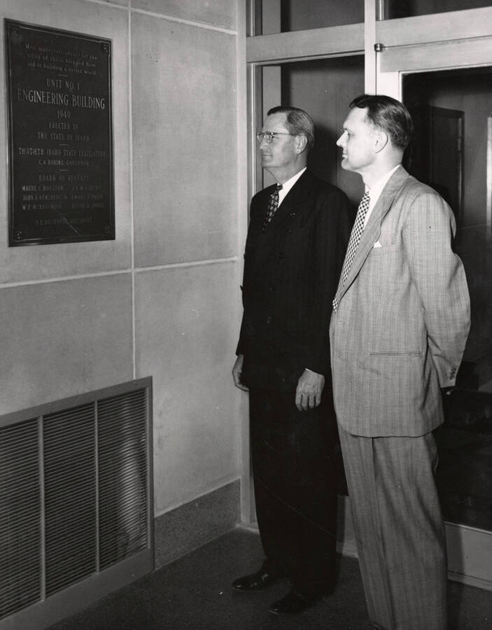 1951 photograph of Engineering Classroom Building with President Buchanan and Dean Janssen at plaque. [PG1_57-04]