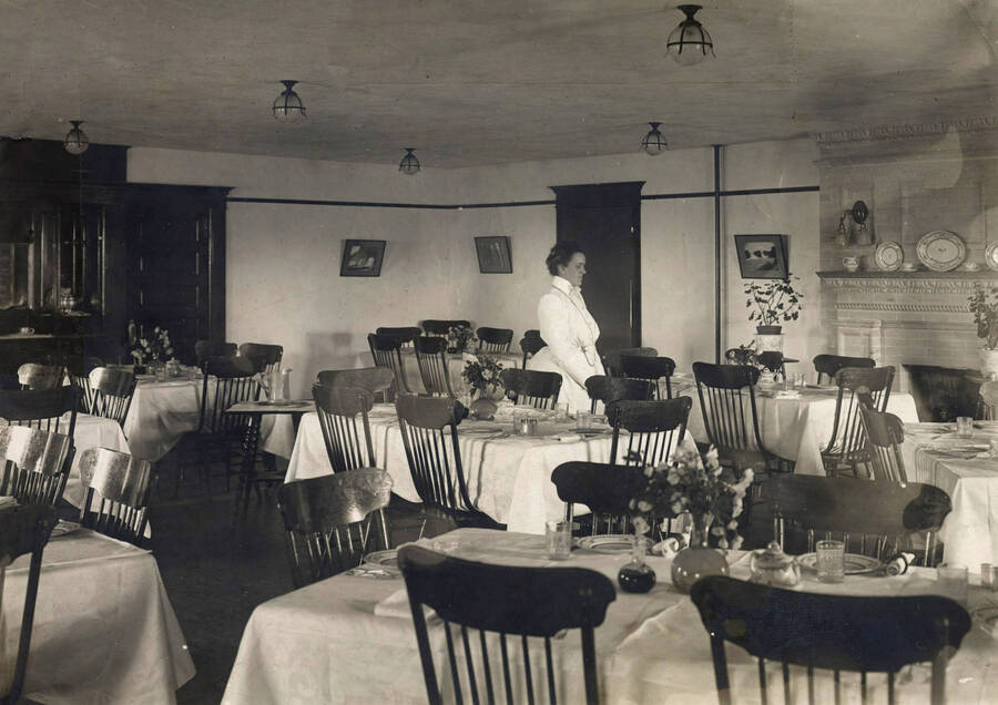 1908 photograph of Ridenbaugh Hall. View of the dining room. [PG1_58-18]