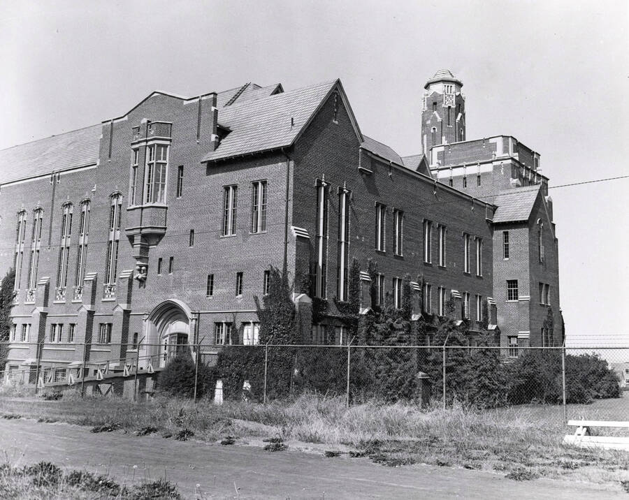 1928 photograph of Memorial Gymnasium. View of the southeast corner. [PG1_61-28]