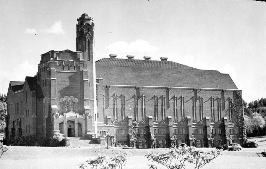 1928 photograph of Memorial Gymnasium. View from across the street. [PG1_61-49]