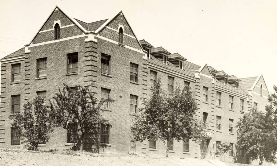 1923 photograph of Lindley Hall. [PG1_62-04]