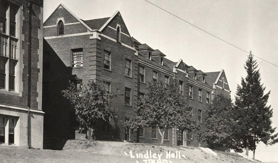 1926 photograph of Lindley Hall. The corner of the Science Hall is visible to the left. [PG1_62-08]