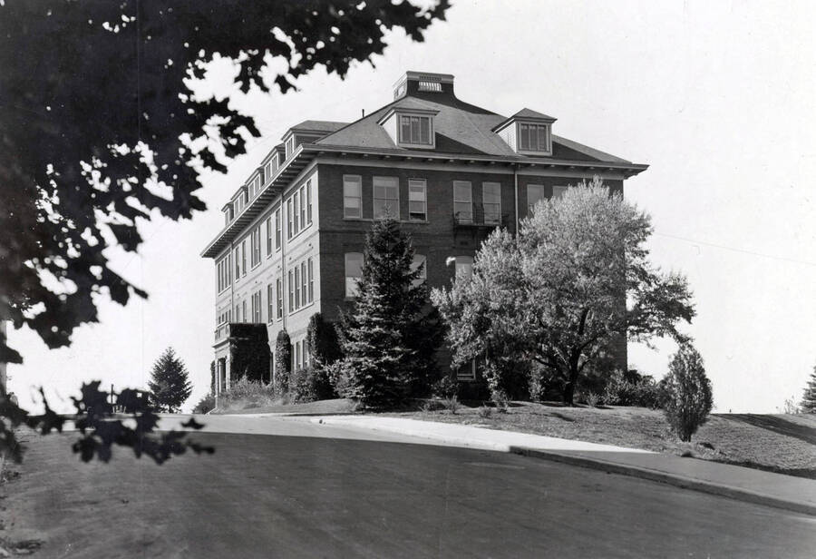 1935 photograph of Morrill Hall. View from Idaho Avenue looking west. [PG1_66-11]